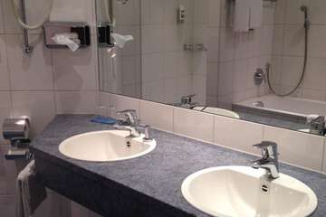 Bathroom sink