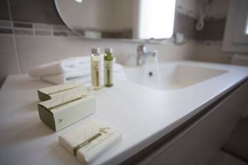 Bathroom amenities