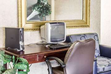 Business Center 15 of 16