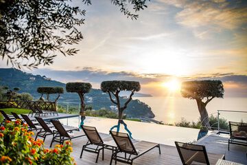 Infinity pool