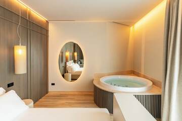 Private spa tub