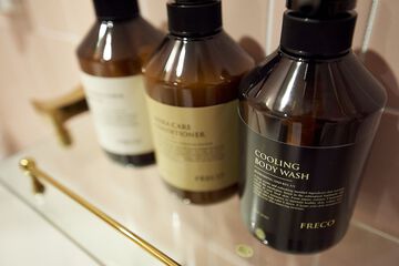 Bathroom amenities