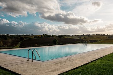 Infinity pool