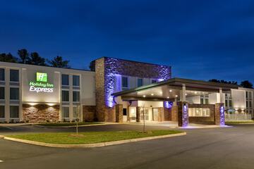 Holiday Inn Express Williamsbrg Busch Gardens Area by IHG