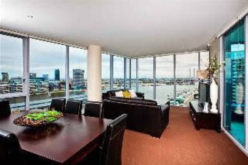  Grand Mercure Apartments Docklands 3