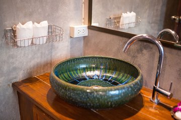 Bathroom sink