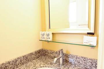 Bathroom sink