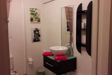 Bathroom sink