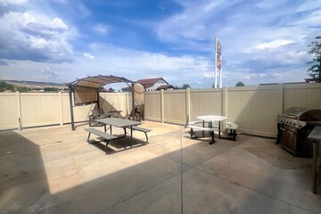 BBQ/picnic area