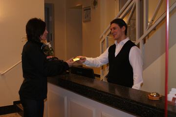 Check-in/check-out kiosk