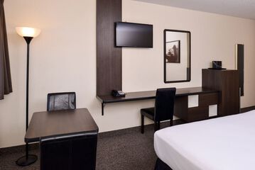 Room 38 of 61