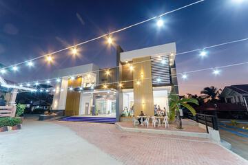 Front of property - evening/night