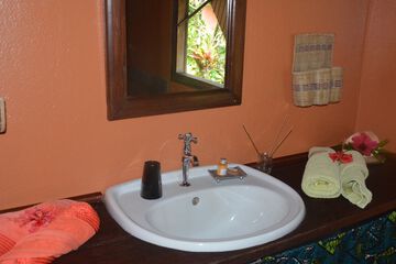 Bathroom sink
