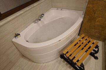 Jetted tub
