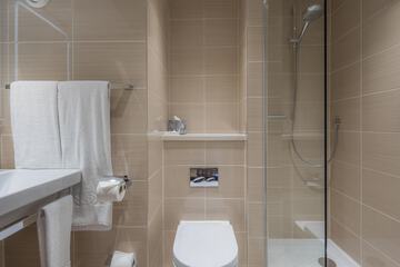Bathroom shower