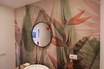Bathroom sink
