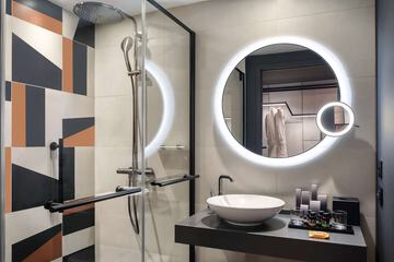 Bathroom shower