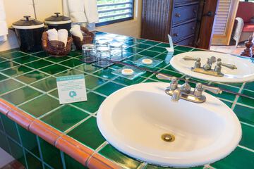 Bathroom sink