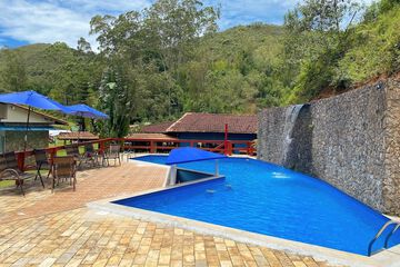 Pool waterfall