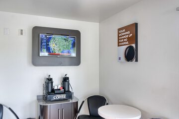 Breakfast/Coffee Service 24 of 24