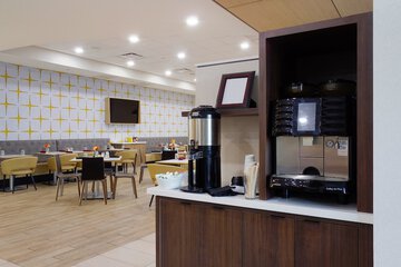 Breakfast/Coffee Service 65 of 71