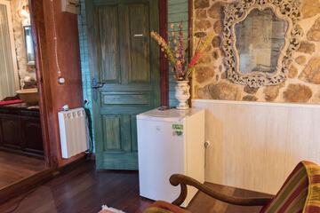 Mini-refrigerator