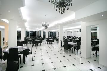 Food court