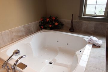 Jetted tub