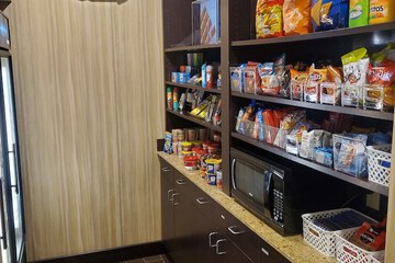 Snack bar