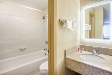 Room 10 of 23