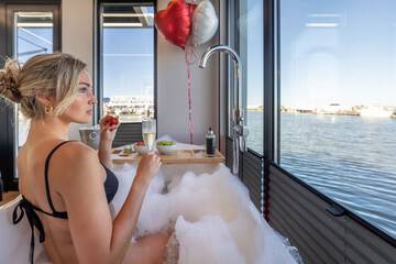Champagne service