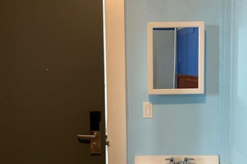 Room 25 of 43