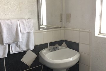Bathroom sink