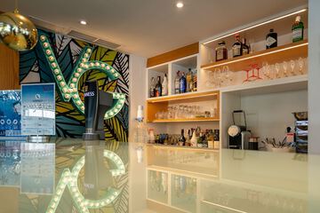 Snack bar