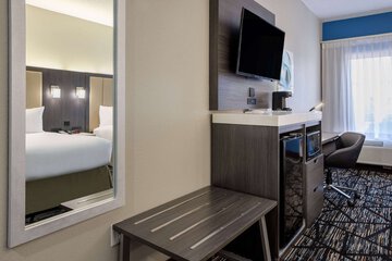 Room 13 of 26