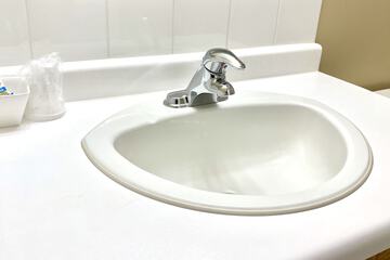 Bathroom sink