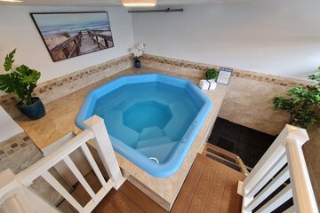Indoor spa tub