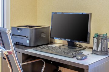 Business Center 61 of 63