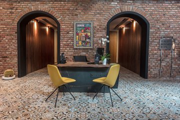 Concierge desk