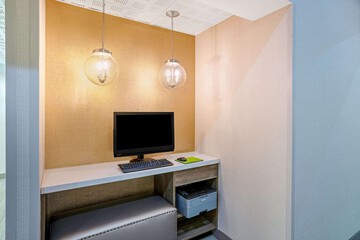 Business Center 34 of 34