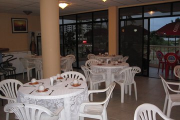 Coffee shop