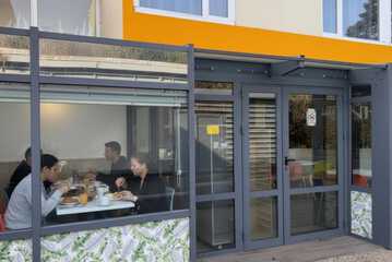 Breakfast area