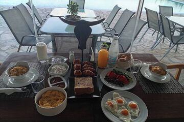 Breakfast meal