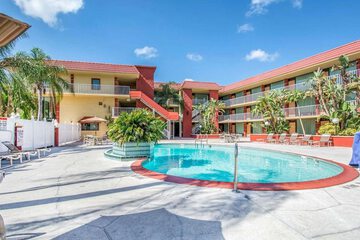 Quality Inn & Suites at Tropicana Field