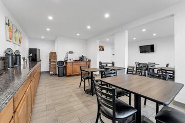 Breakfast/Coffee Service 40 of 42