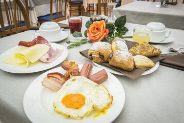 Breakfast meal