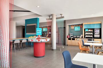 Avid Hotels Byron Warner Robins by IHG