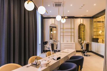 Hair salon
