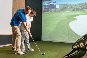 Indoor golf driving range