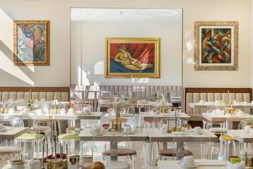 Breakfast area